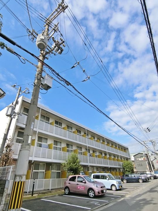 レオパレスプレミールの外観