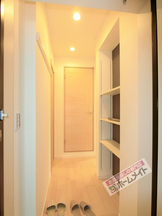 ル・デセール堺201の玄関