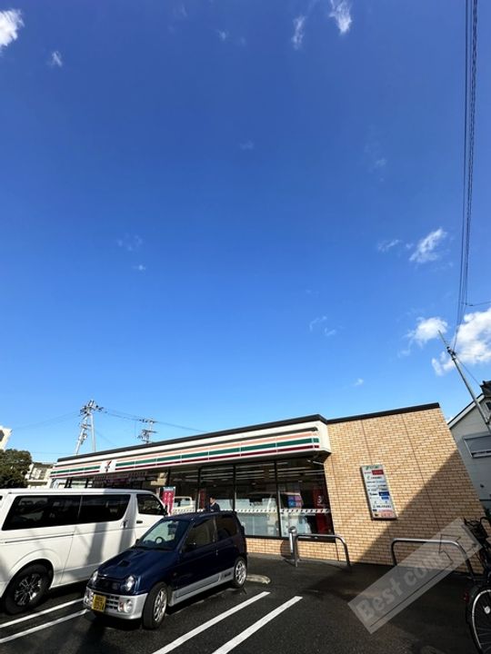 シャルマンエイトの周辺