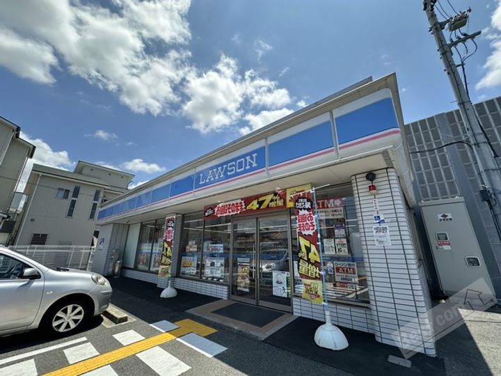 エヌ プラスの周辺