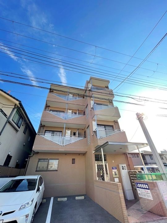 シャルマンフジ北花田402の外観