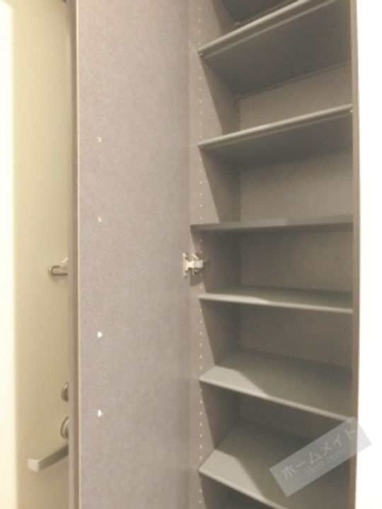 REGALEST 堺南島町の玄関