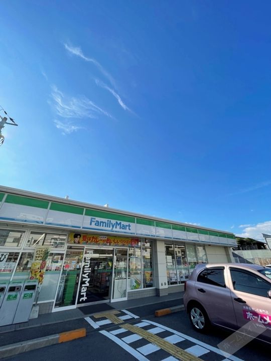 エヌエムトラントユイットの周辺