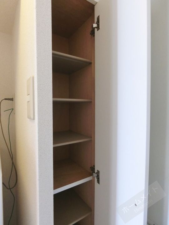 レオパレス浅香山106の玄関