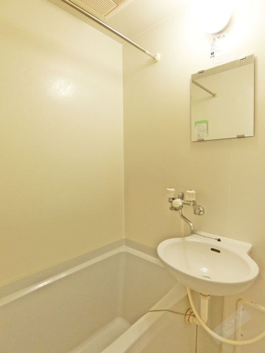 レオパレス上野芝の風呂