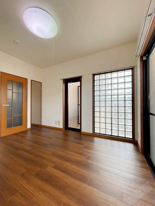 シャルマンフジ北花田101の内装