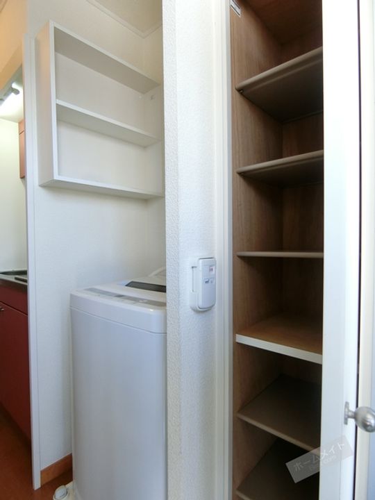 レオパレスサンシャイン陵南108の玄関