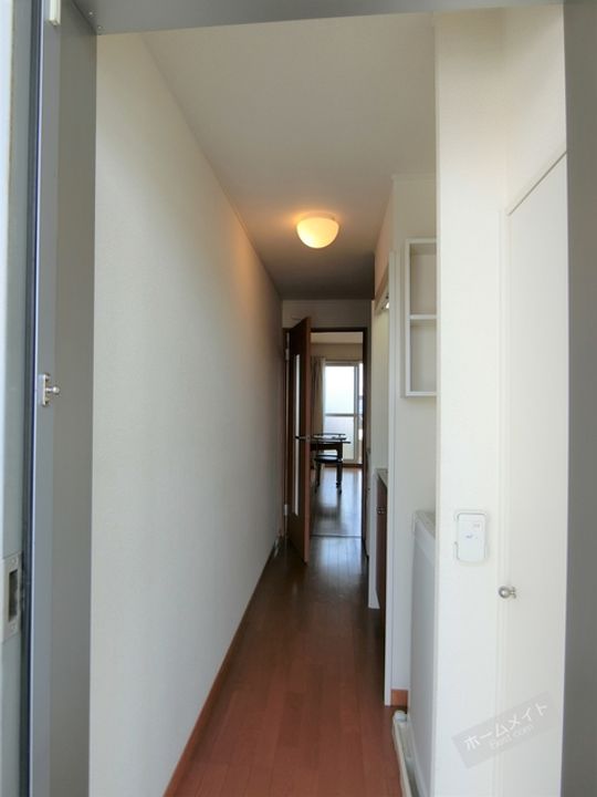 レオパレスサンシャイン陵南108の玄関