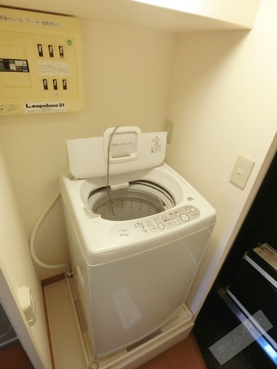 レオパレスSERAPHの玄関