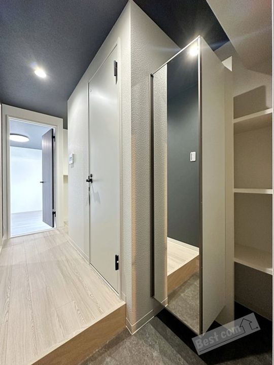 エヌエムキャトフヴァン4FFの玄関