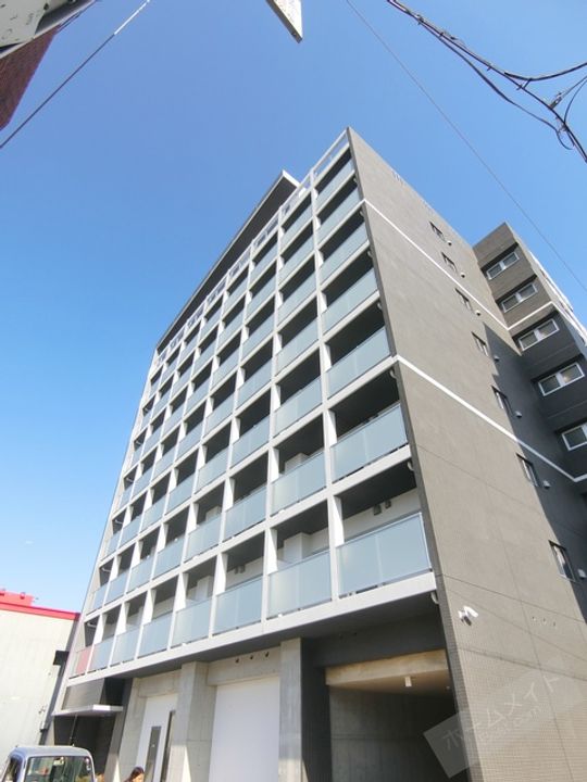 グランマーレ小路駅前の外観
