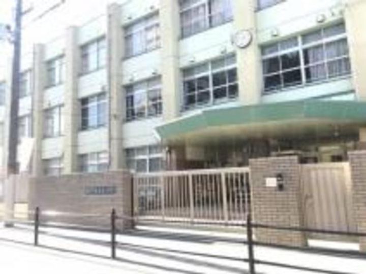 シャトレーヌ北島の周辺