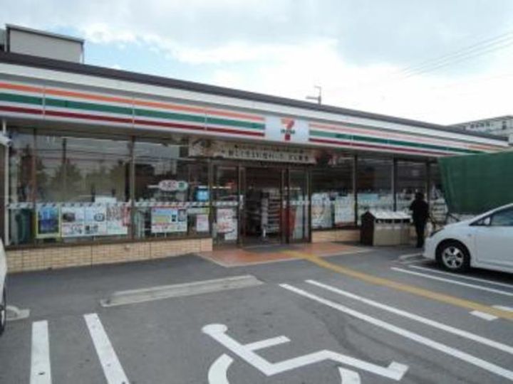 RIKI RESIDENCEの周辺