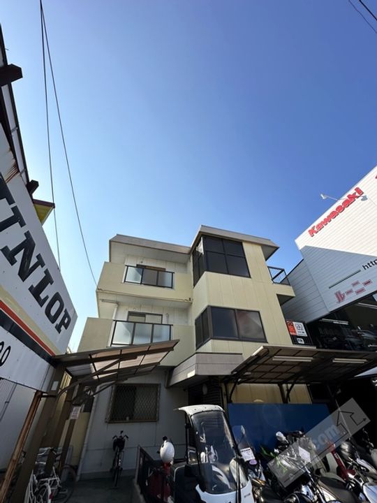 第二山内マンションの外観