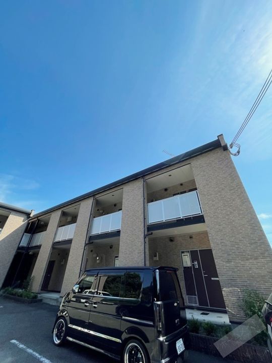 レオパレスウォームコーポ深阪の外観