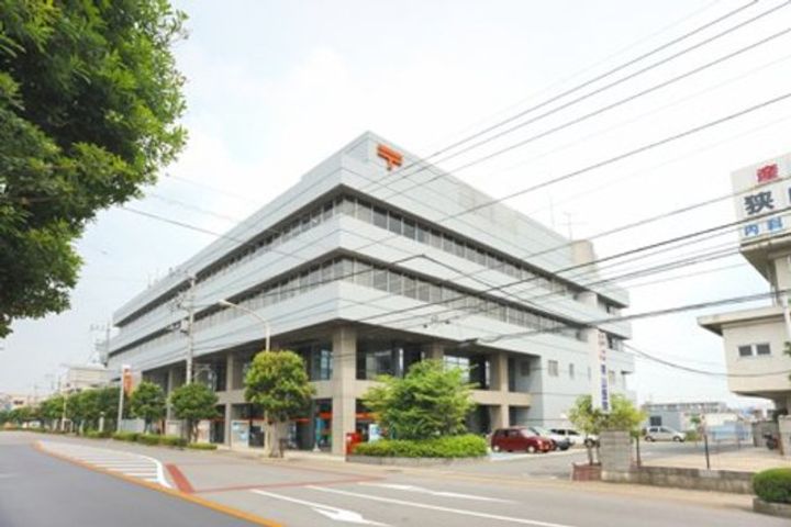 エストレーラの周辺