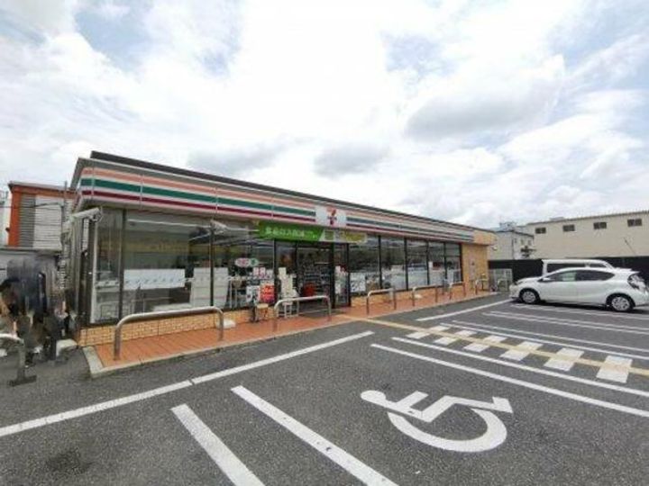 レオパレス新堂の周辺