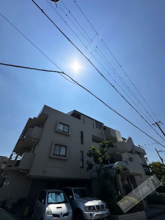 ルミネ羽衣の外観