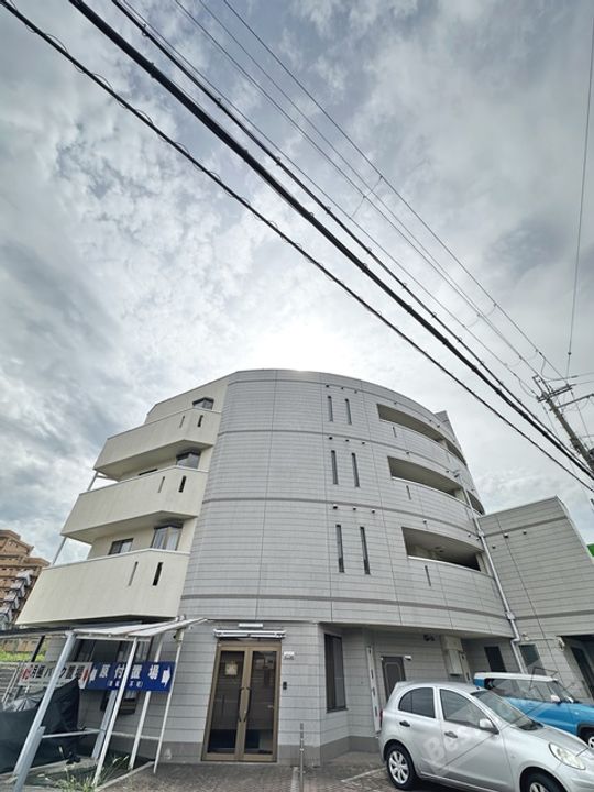 メゾンアルカディア金剛の外観