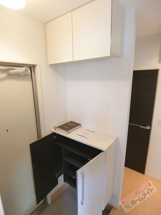 カーサ サンシビリテ B棟の玄関