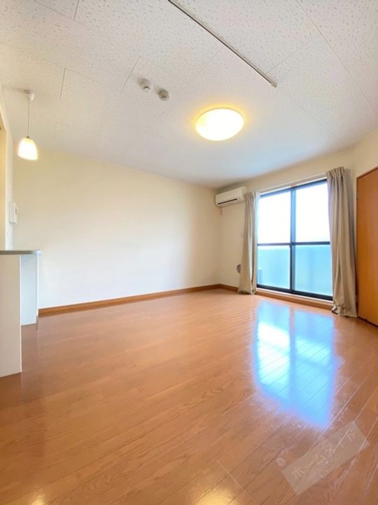 レオパレスウォームコーポ深阪の内装