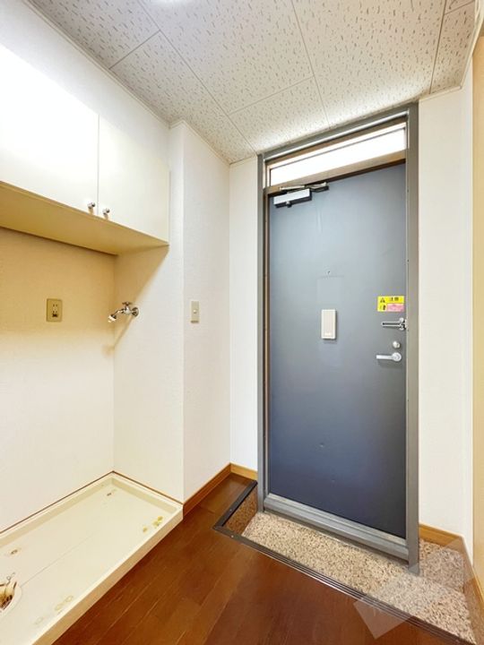 ハイツファニーの玄関