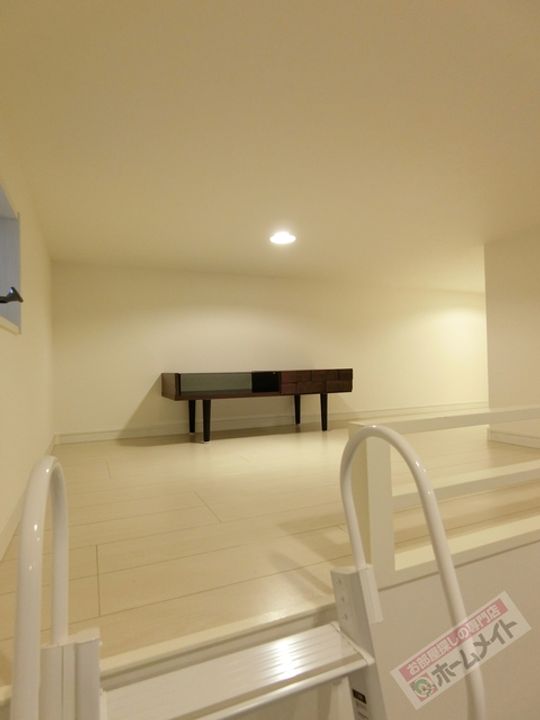 Casa del canario諏訪ノ森の内装