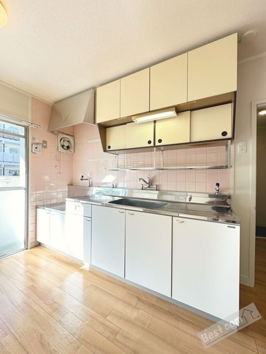 ヴィラナリー狭山8号棟のキッチン