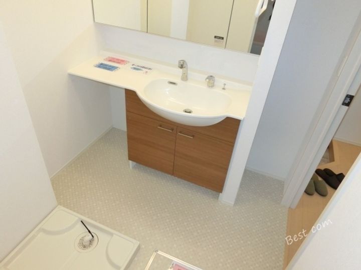 ノイエスカーサのその他画像