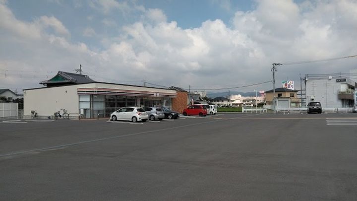 フォーレストガーデンの周辺