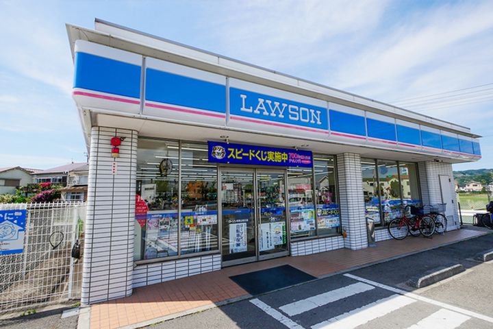 ランプロン アヤ Ⅰの周辺
