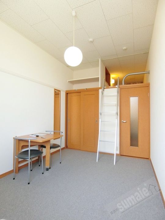 レオパレス向之芝の内装