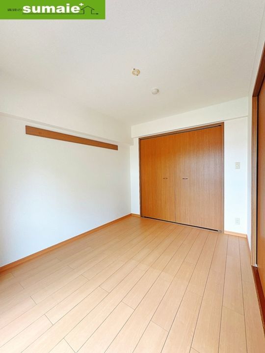 アズゥールのその他画像