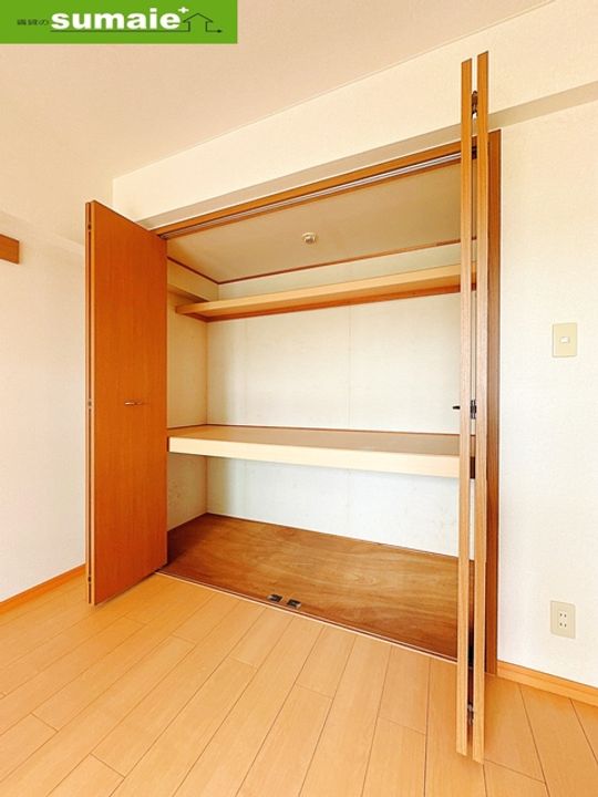 アズゥールのその他画像