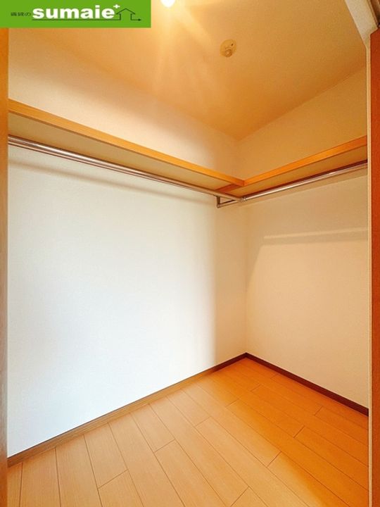 アズゥールのその他画像