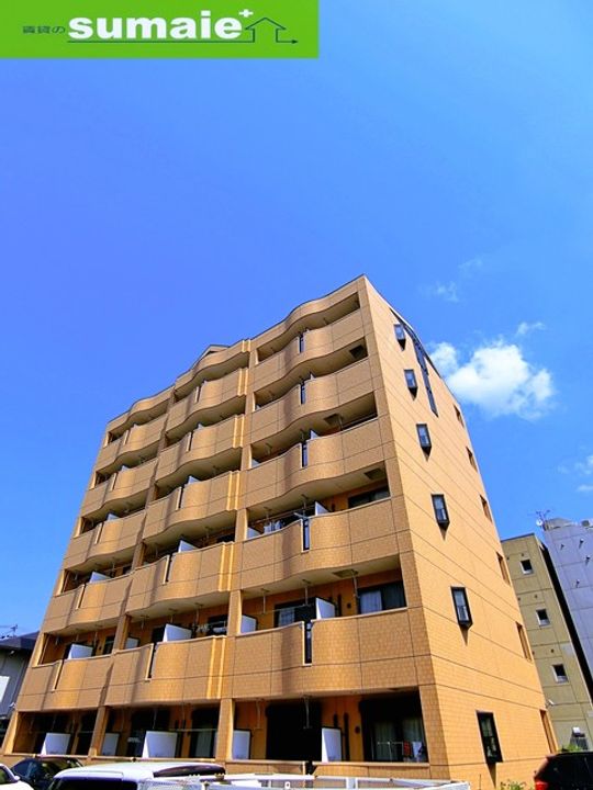 リッチ&フォースの外観