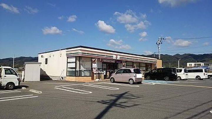 ニューライフセーダⅡの周辺