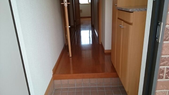 ニューライフセーダⅡの玄関