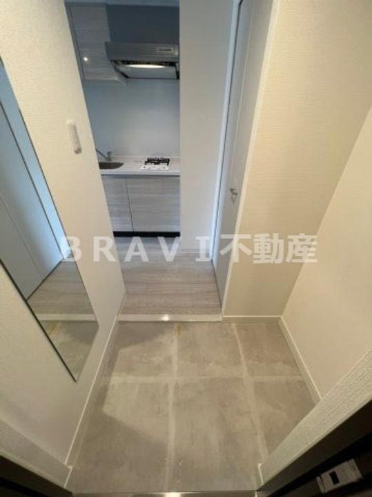 アドバンス上町台シュタットの玄関