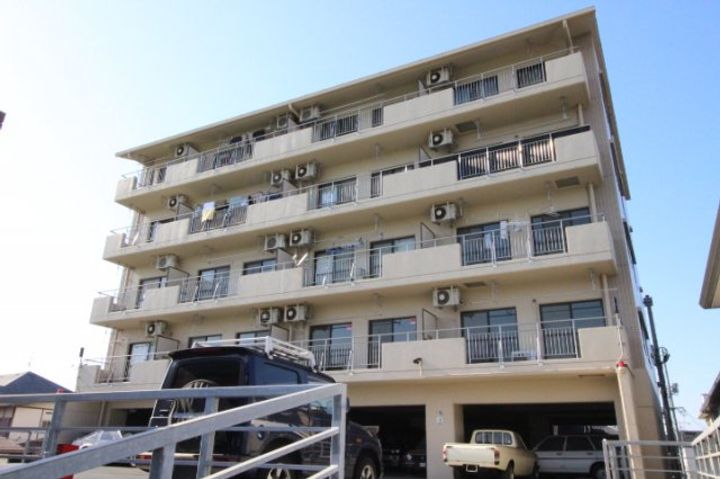 グランドフォレストさぬきや401の外観