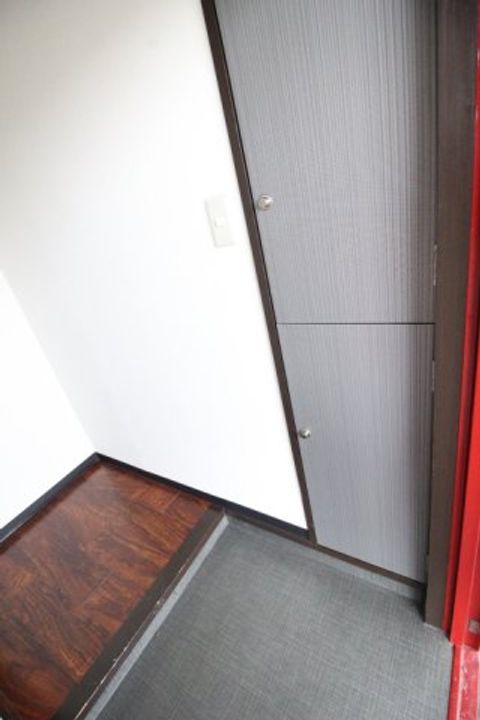 コーポ平福の玄関