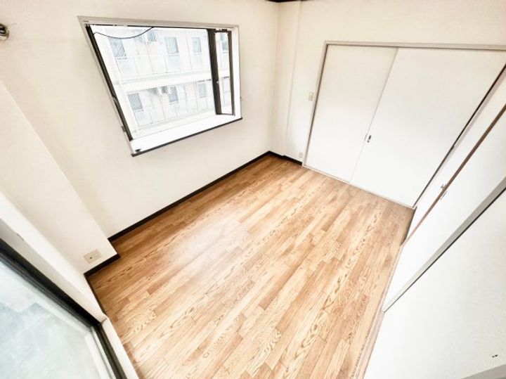 シャトー林の寝室