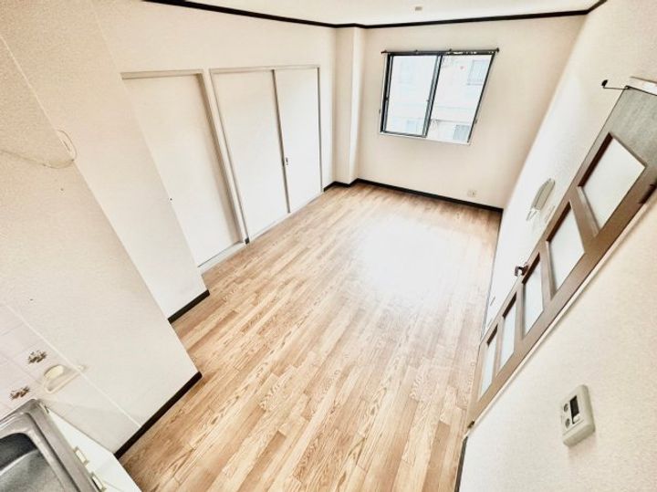 シャトー林の居間