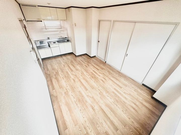 シャトー林の居間