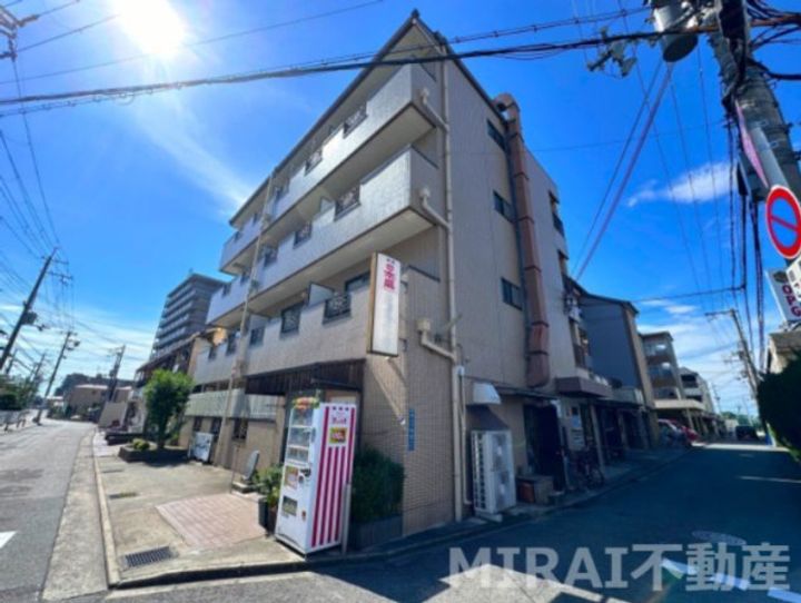 和泉ハイツ本館の外観