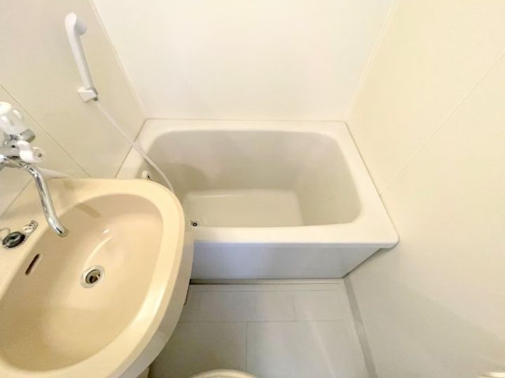 ハイネス石川の風呂