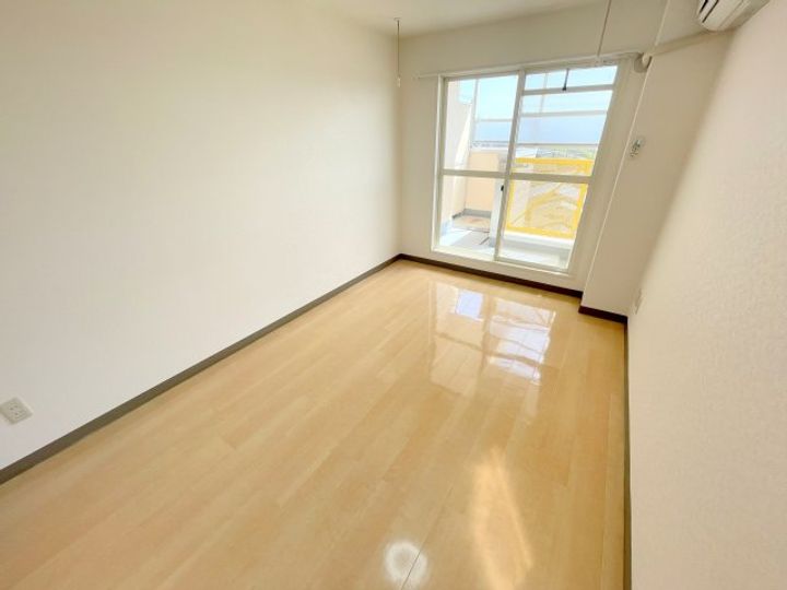 ハイネス石川の内装