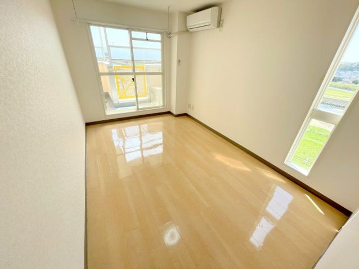 ハイネス石川の居間