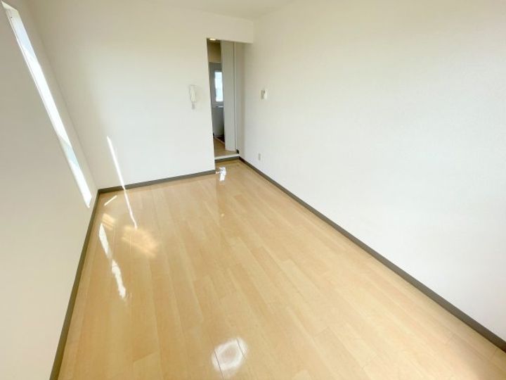 ハイネス石川の居間