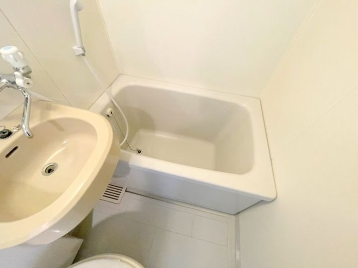 ハイネス石川の風呂